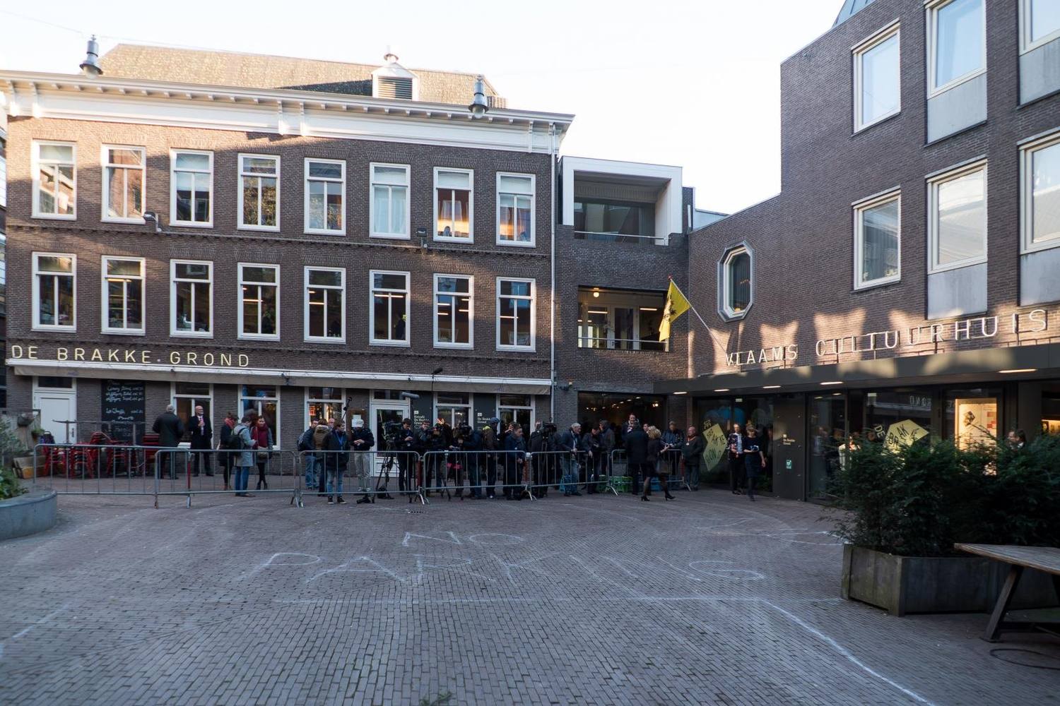 Het plein bij de Nes met het terras