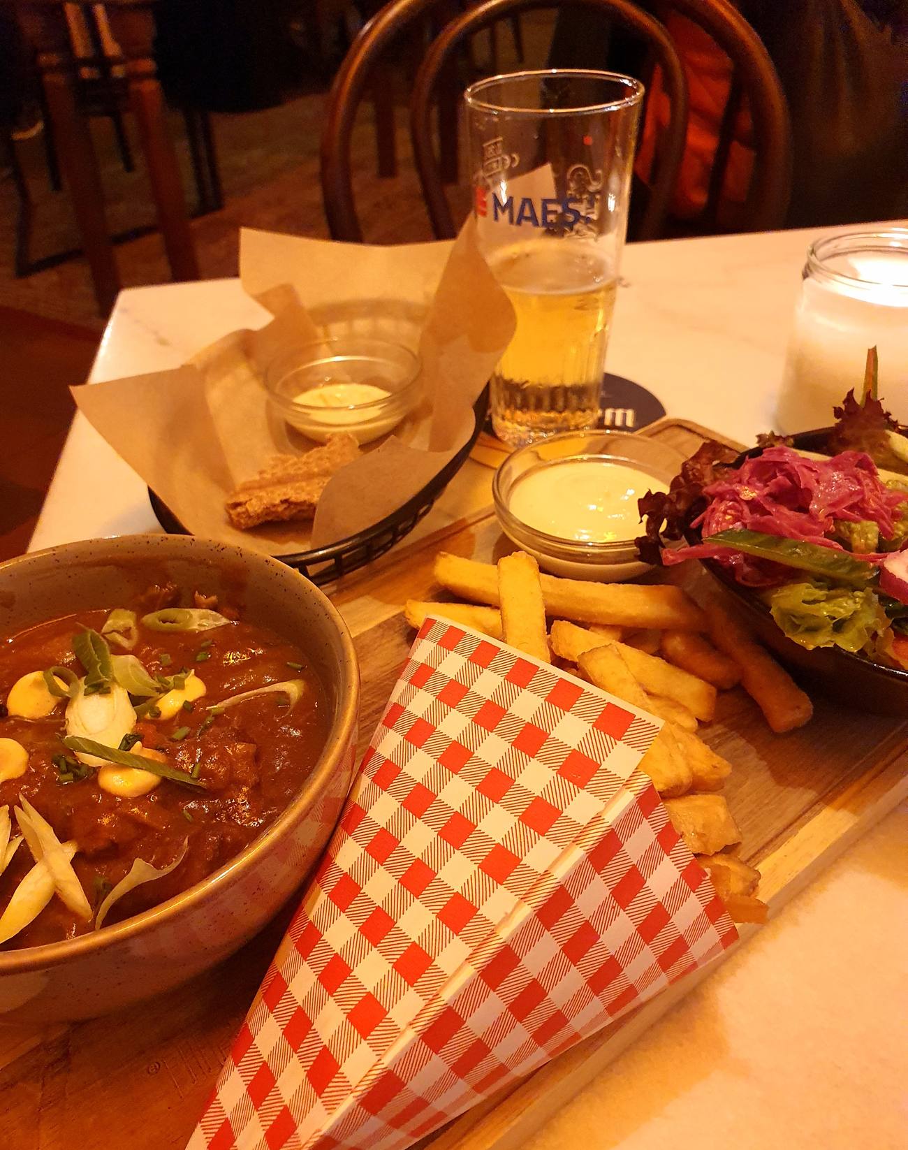 Stoofvlees met Vlaamse frites en bier